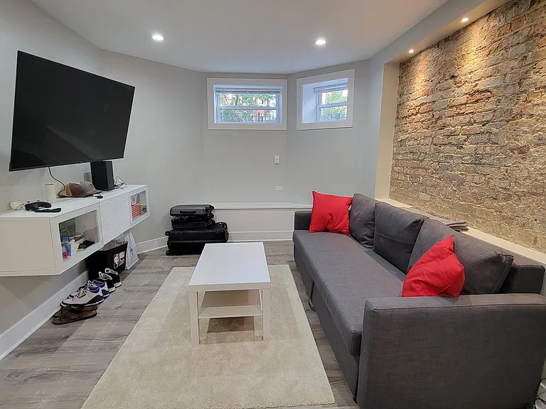 1207 W Newport Ave #F — Photo 8