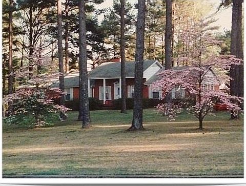 1st image of 104 Mockingbird Ln