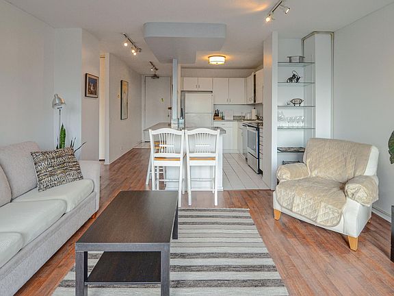 2nd image of 405 N Wabash Ave Unit 4207