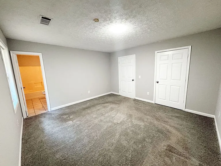 Valley View Apartments — Photo 7