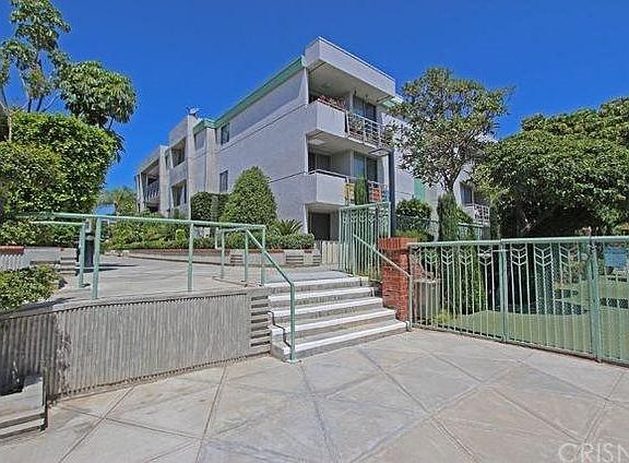2nd image of 5301 Balboa Blvd Unit O7