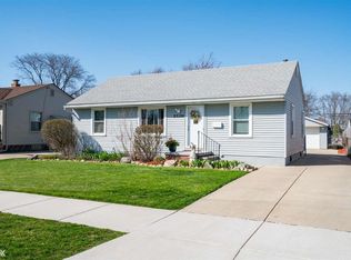 23105 Detour St, Saint Clair Shores, MI 48082