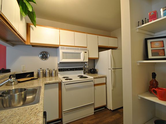 3rd image of 387 Village Green Blvd APT 105