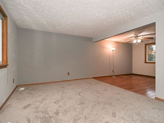 3rd image of 6893 Sutherland Ct