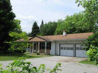 18047 Fostoria Rd, Pemberville, OH 43450