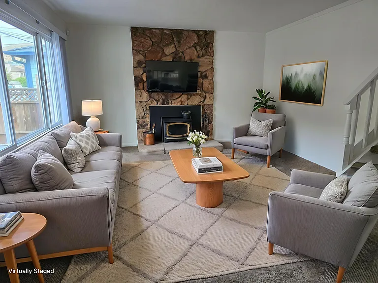 528 Larch Ave — Photo 3