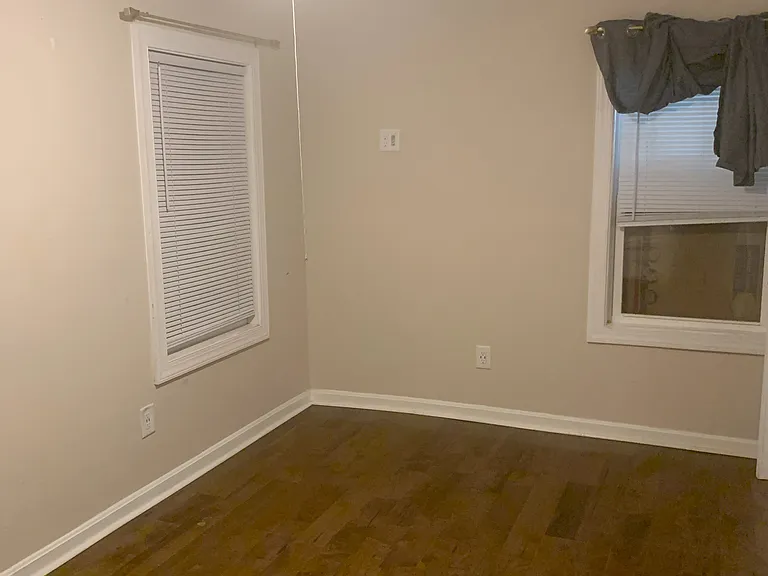 800 E South St — Photo 14