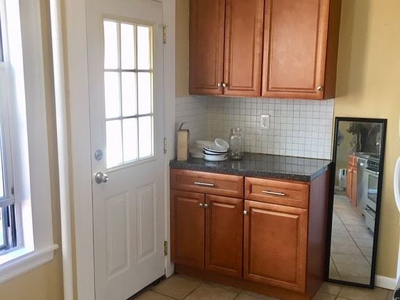 4th image of 2031 32nd St #1