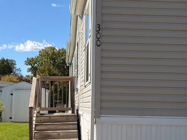 300 Hunters Rill #300, Oxford, MI 48371