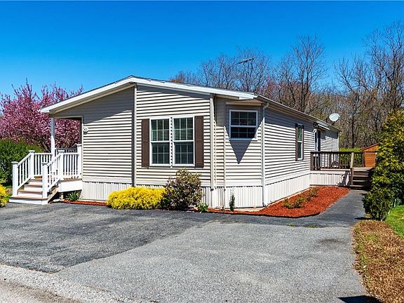 3rd image of 40 Campbell Cir