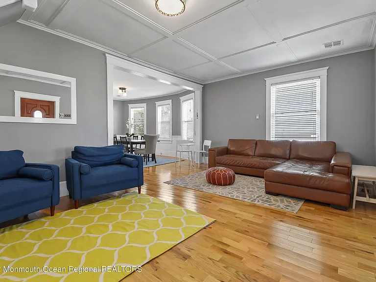 8 Arthur Ave — Photo 5