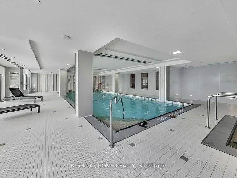 7165 Yonge St #705 — Photo 21