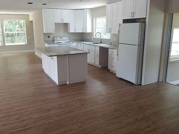4th image of 3661 Tangerine Dr