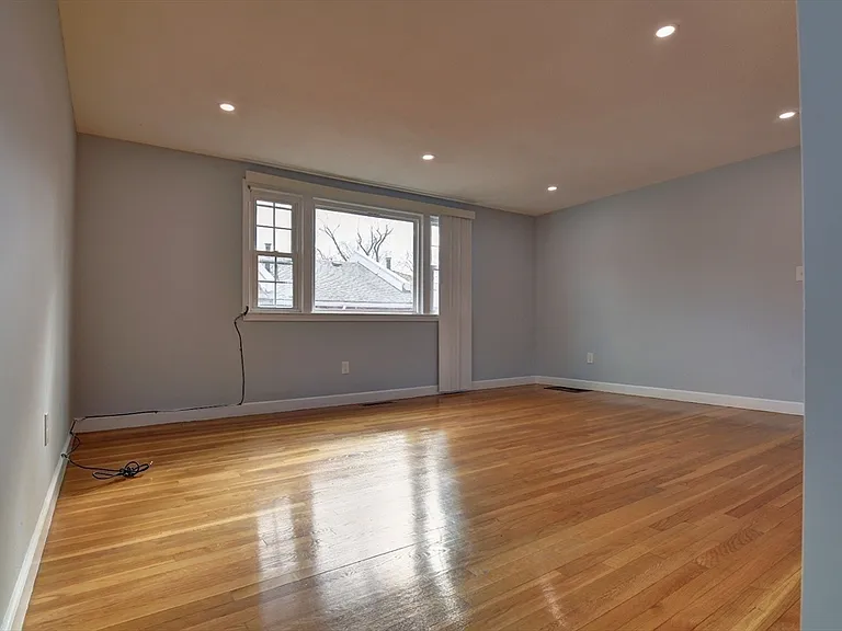 30 Trull St #3 — Photo 9