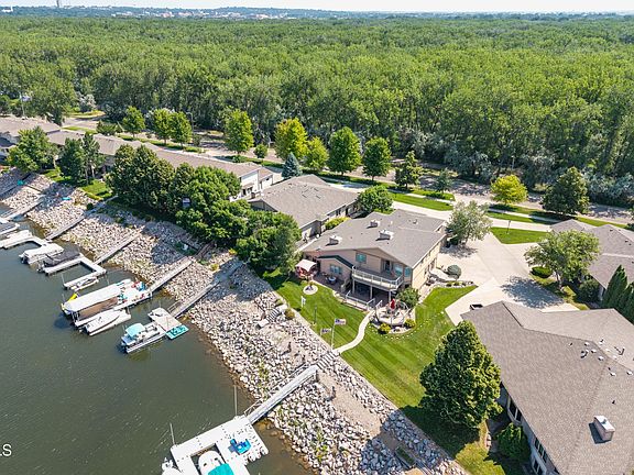3rd image of 1330 Riverwood Dr
