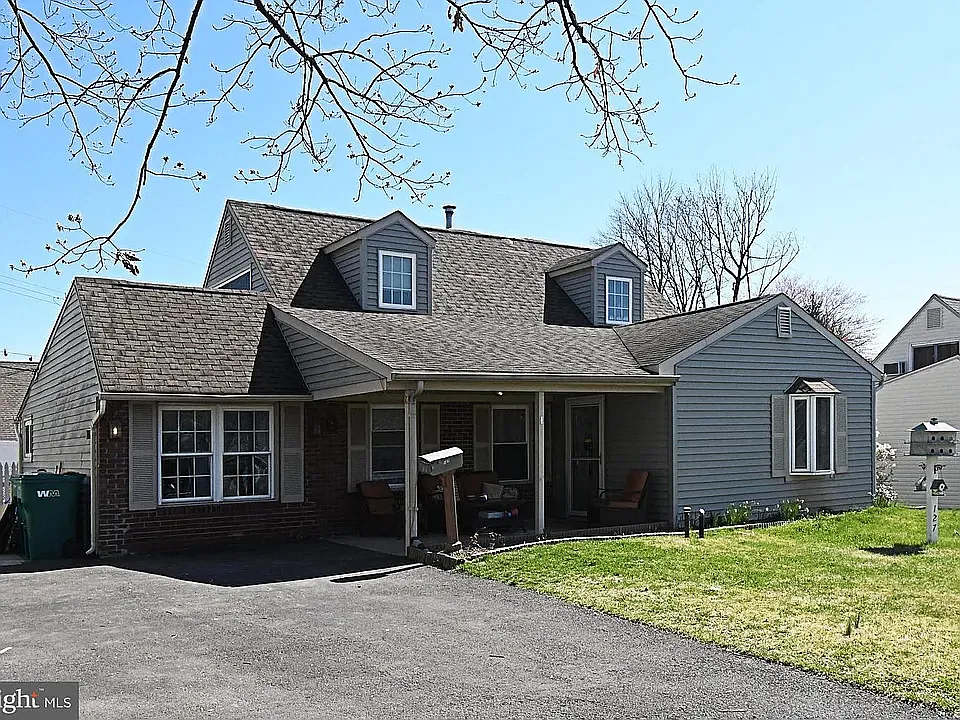127 Hedge Rd