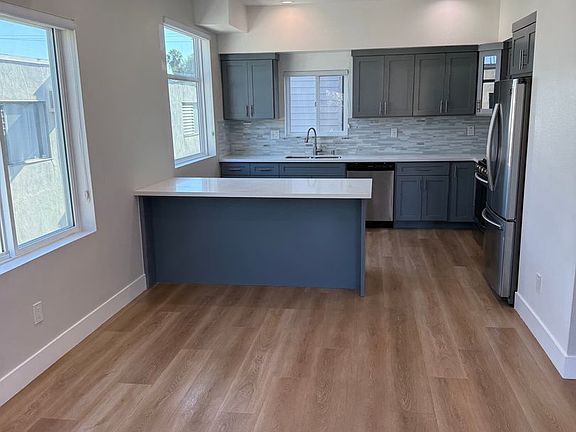 2nd image of 1147 Tamarind Ave #1147