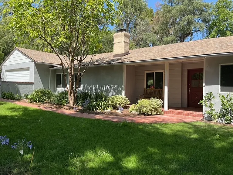 4907 Ocean View Blvd — Photo 3