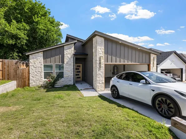 3015 Brazos River Dr, Granbury, TX 76048