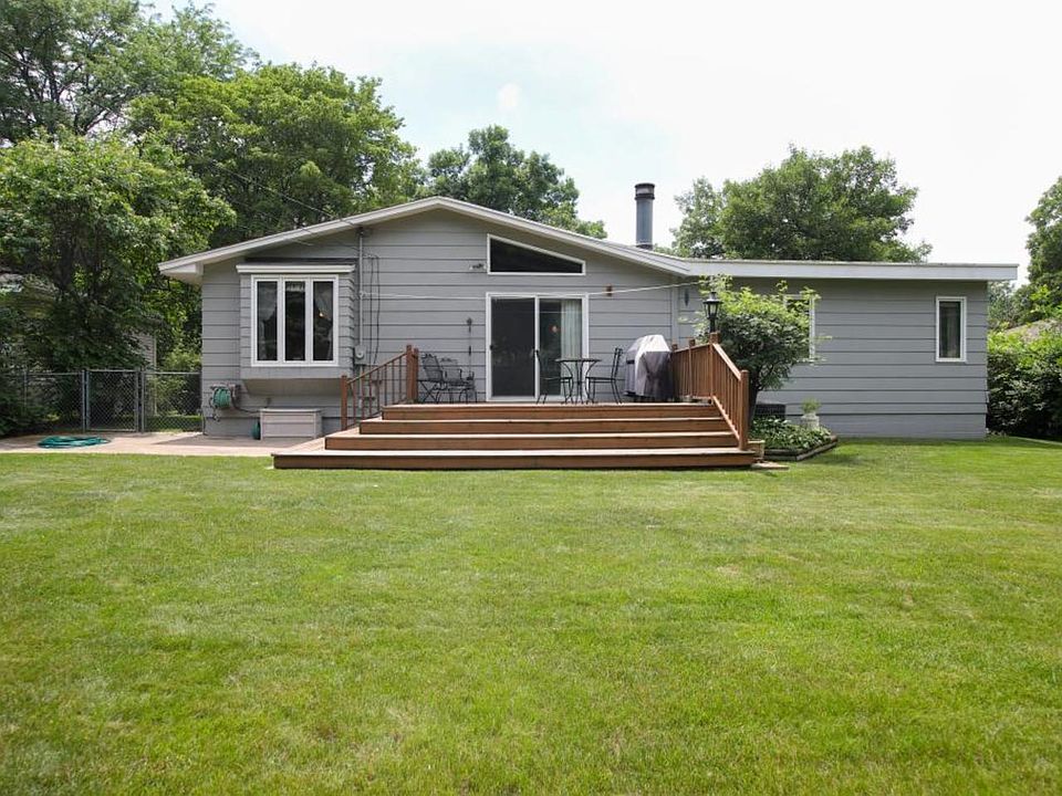 2nd image of 7857 Pearson Way NE
