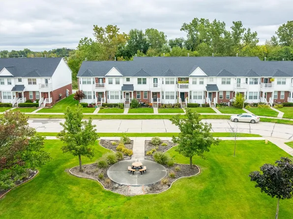 29353 Classic Dr, Chesterfield, MI 48051