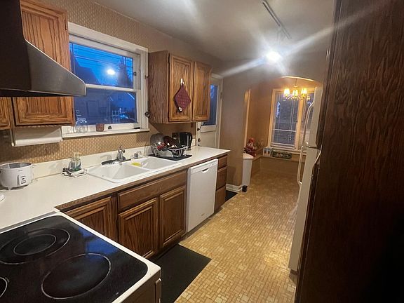 kitchen with eating nook