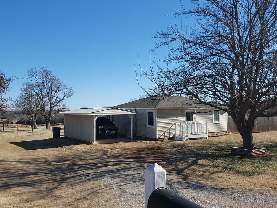 driveway/carport
