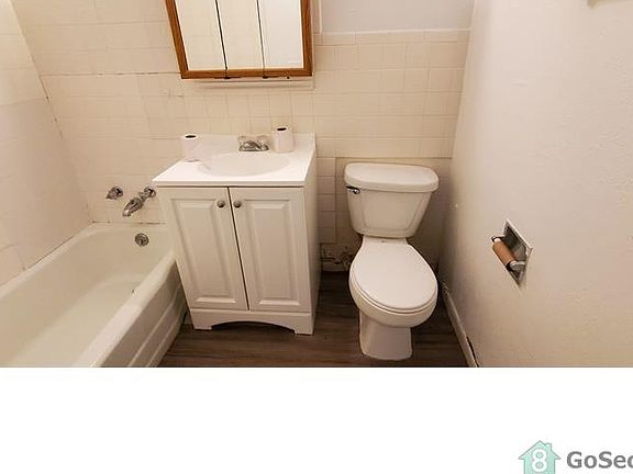 5th image of 820 Evergreen St #1