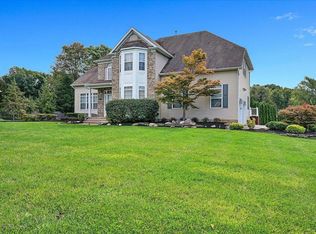 11 Breezeway Dr, Freehold, NJ 07728