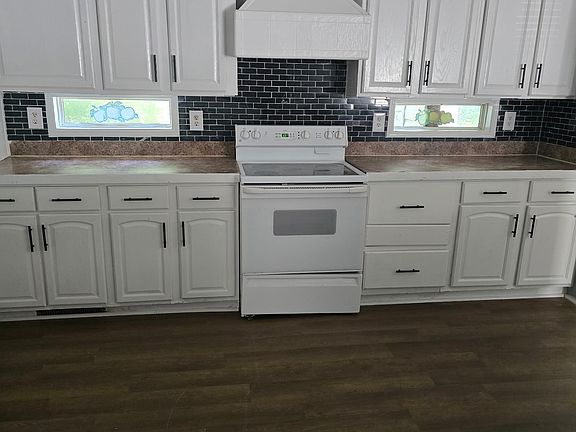 2nd image of 25975 Oak St