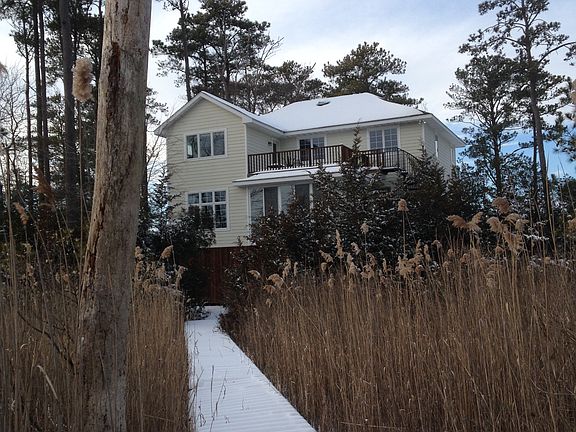 5th image of 37854 Island Dr