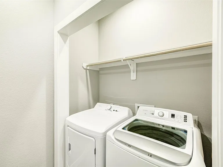 8157 Tate St #B — Photo 16