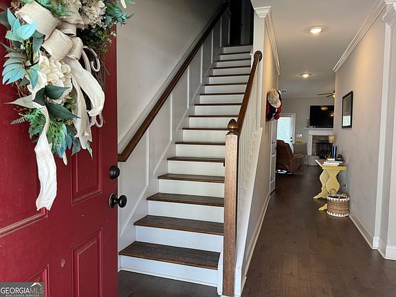 4th image of 160 Orchard Ln