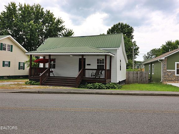 4th image of 117 N Main St
