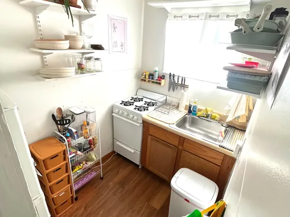 1327 W Main St, Lake Geneva, WI 53147