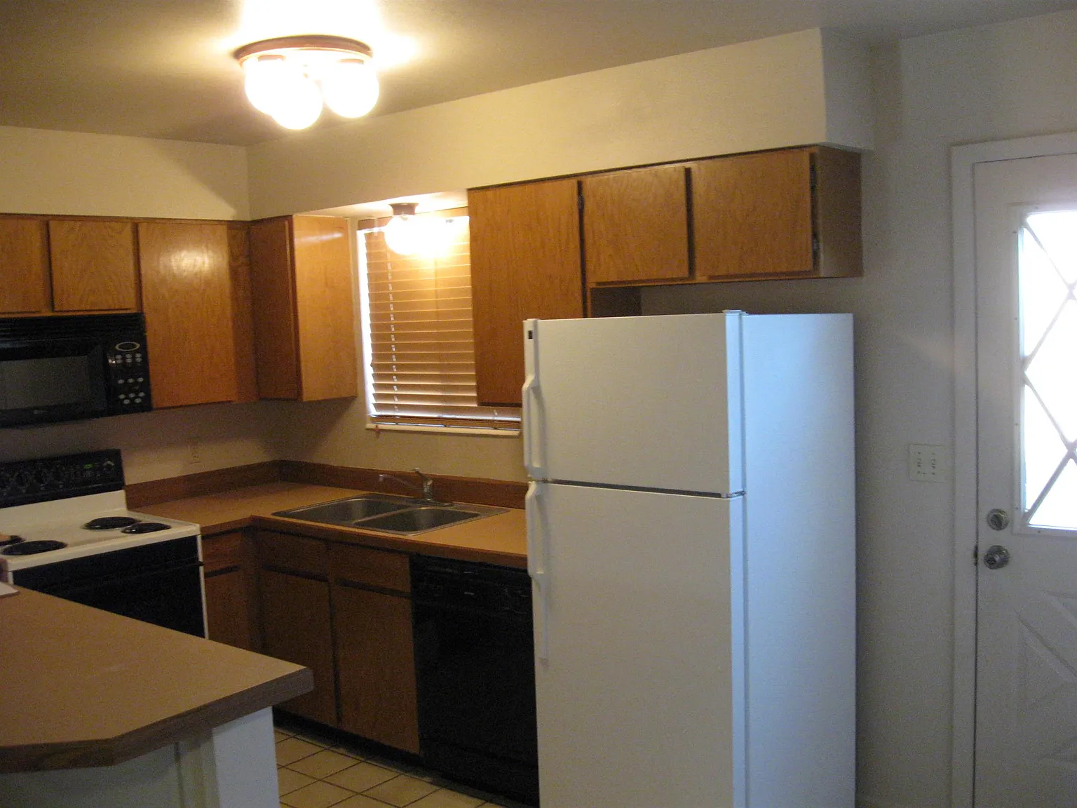 R433 - 962 N 1725 W #36 — Photo 4