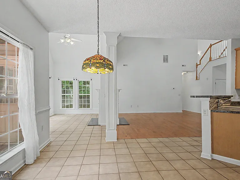 255 Squire Ln — Photo 20