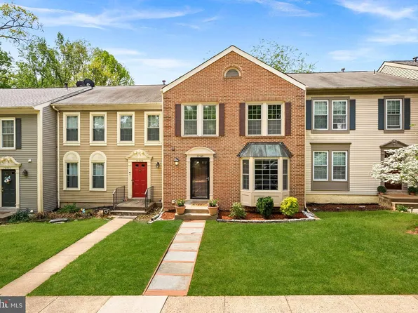 12541 Alder Woods Dr, Fairfax, VA 22033