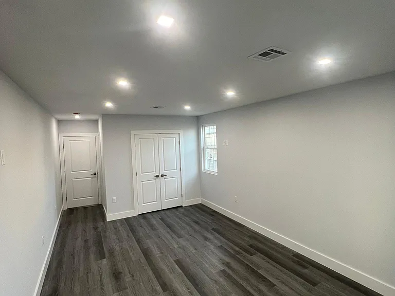 6112 Broadway #1 — Photo 7