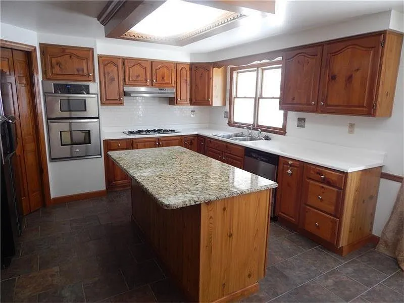 10006 Oakridge Dr — Photo 4