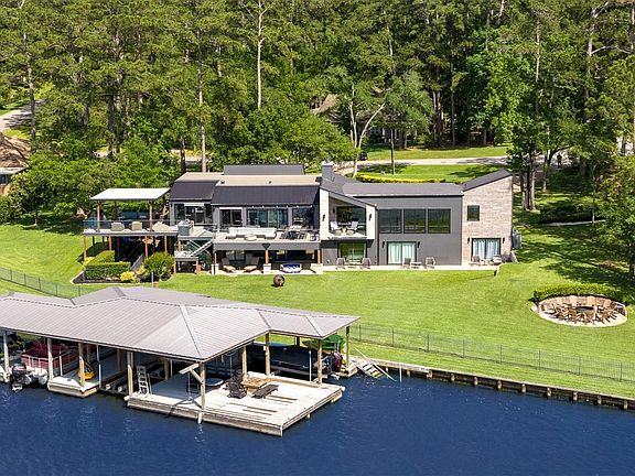 4th image of 15721 Lakeway Dr