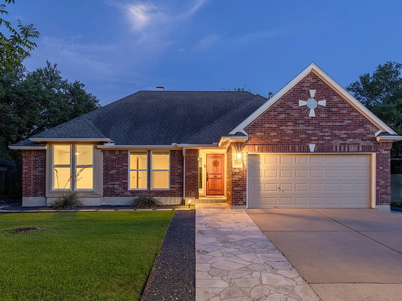 3 bed, 2.0 bath, 1708 sqft, $4,000 — Photo 1