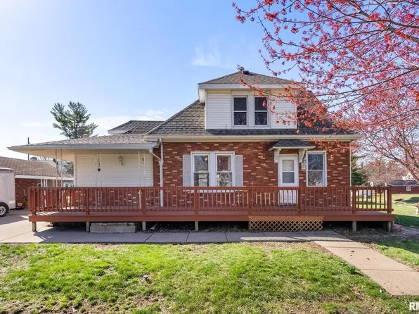 404 SE 5th St, Aledo, IL 61231