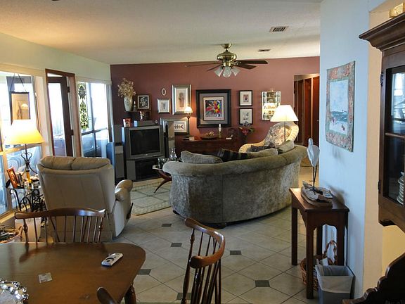 4th image of 6270 Lake Dr