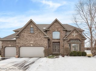 5548 Bergamot Ln, Naperville, IL 60564