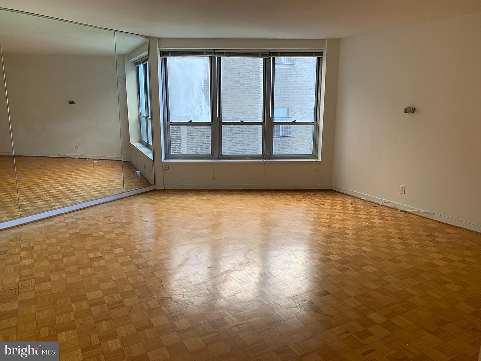 1st image of 224 W Rittenhouse Sq #30-2004