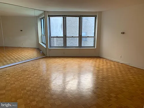 224 W Rittenhouse Sq Photo 1