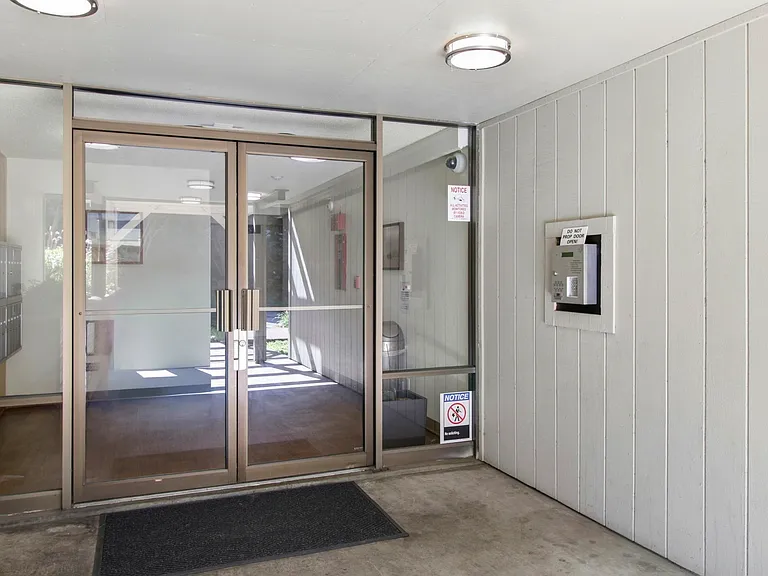 303 Philip Dr — Photo 23