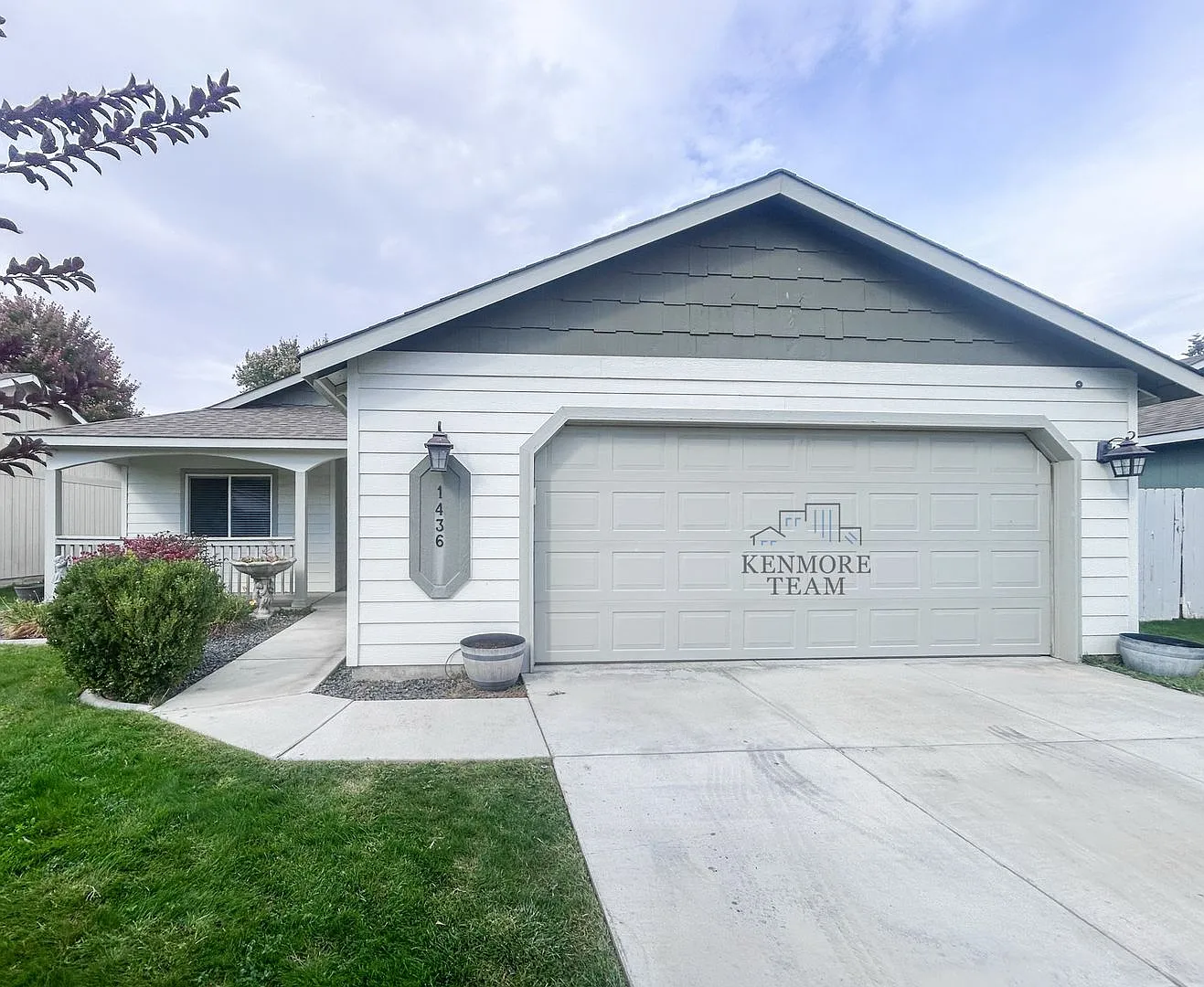3 Bedroom, 2 Bath Home in Richland — Photo 1