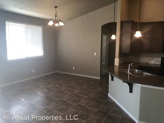5th image of 260 Bluegrass St